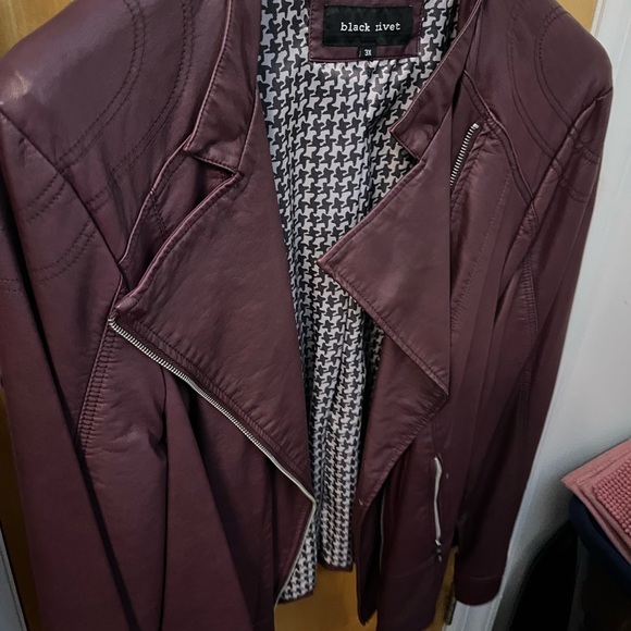 Black Rivet Leather Jacket. - Picture 4 of 6